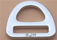 Metall uchburchak D halqasi